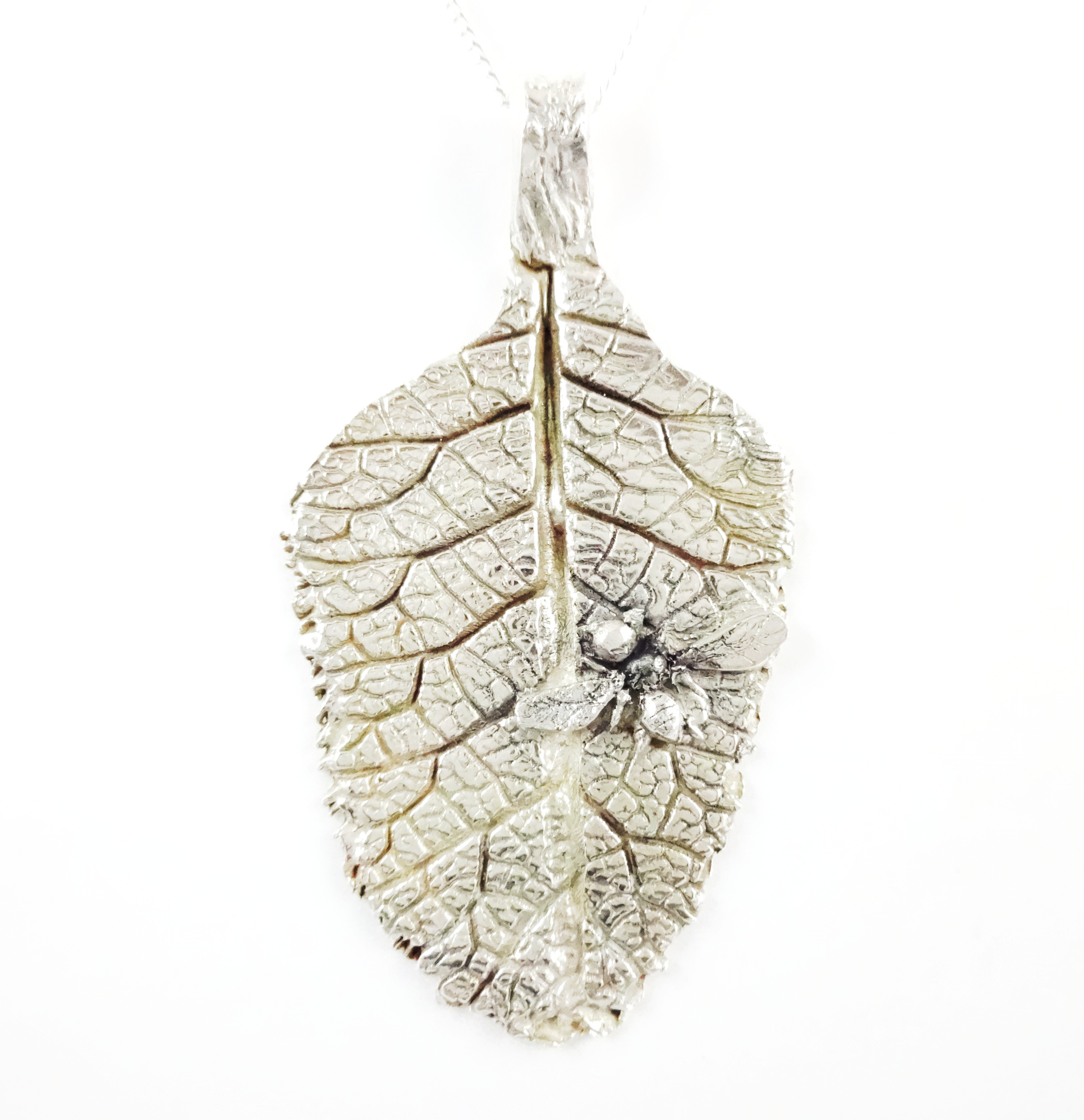 Silver hot sale leaf pendant